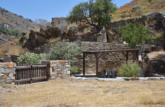 Private Home 2' from the beach, Orkos Kea