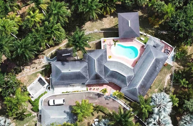 Private House With A Pool