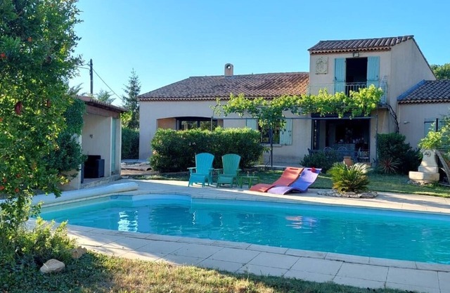 Provencal villa between Aix en Provence and Camargue