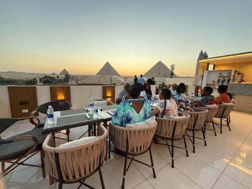 Pyramids On The Spot inn