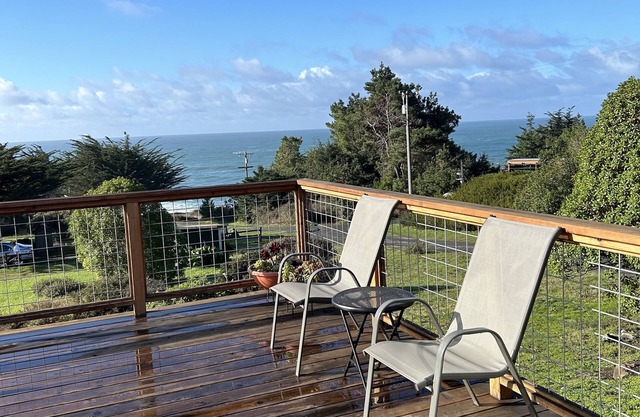 Quaint, Remote and Private Coastal Cottage with Stunning Views!