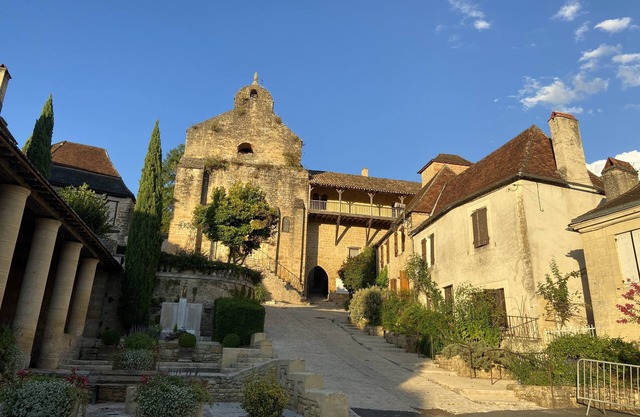 Quiet country house with private pool, large garden and panoramic view