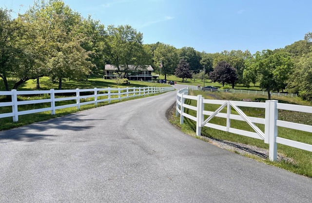 Ranch home overlooking scenic mountains close to Raystown Lake Resort & Marina