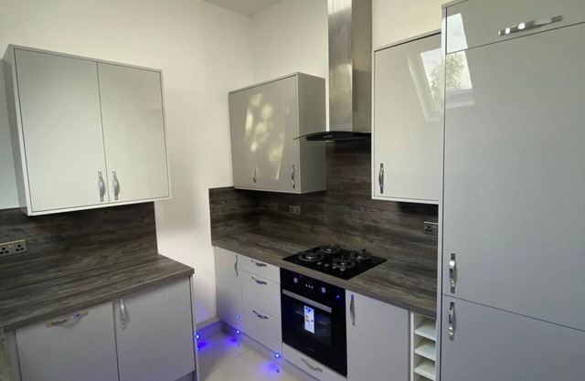 Remarkable 2-bed Penthouse in Wolverhampton