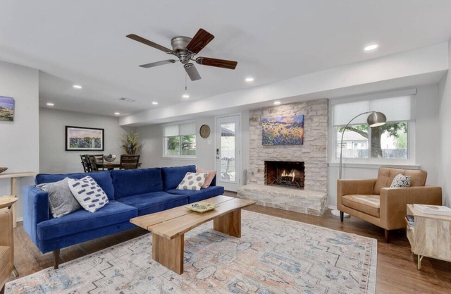 Remodeled 3BR, 2.5 Bath Dog-Friendly Retreat w/Large Backyard