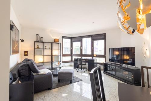 Rob's Suite - Zentrale Design-Suite am Opernplatz, 2 Zimmer, 2 Bäder und Top-Ausstattung