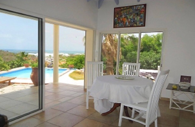 Romantic Cottage with Private Pool and Magnificent Ocean Views