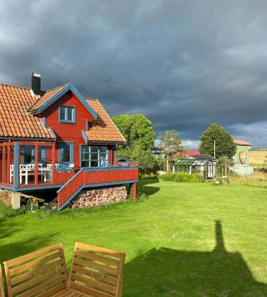 Romantic Country Cabin With Fjord Views On Åmøy