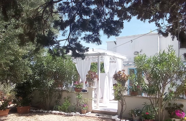Romantic Trullo for 2/3 sea view pool Wifi, wonderful peaceful garden