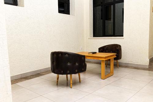 RP Gorilla Guest & Coffee