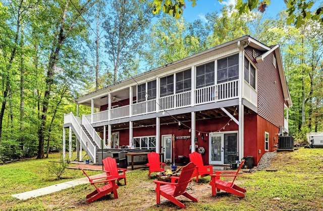 Rustic Lakefront Oasis - Hot Tub, Game Room, Kayaks/Canoes, and Fishing Rods