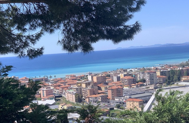 Rustic tavern in detached annex minutes from the sea