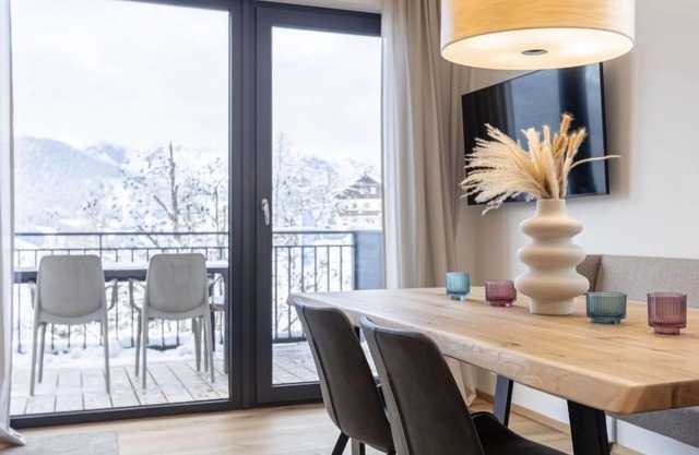 Superior für 6 P. & Infinity Pool by Interhome