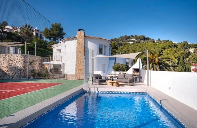 Sara 4 personas, free WIFI, chill-out, private pool, private tennis court - by Holiday Rentals Villamar