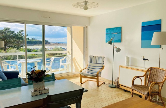 Sea view apartment, Pink Granite Coast