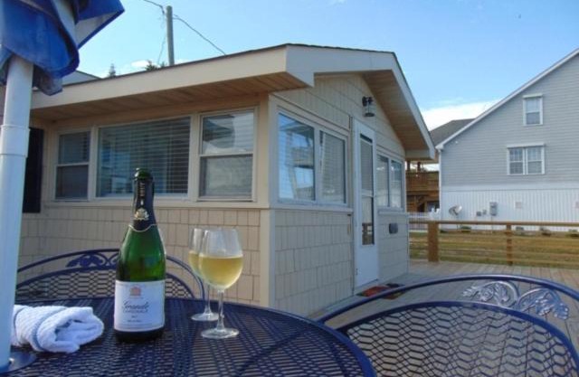 SeaChelle - Fully renovated Luxury beach cottage! PET FRIENDLY! cottage