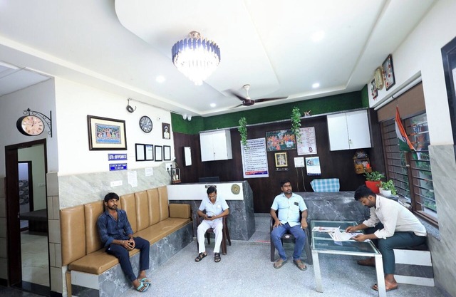 Shri Girraj Residency