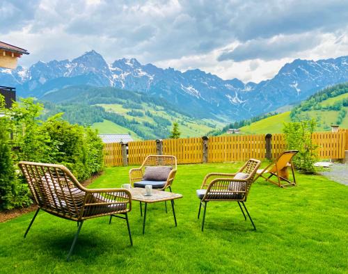 Ski-in & Ski-out out Chalet Maria with amazing mountain view