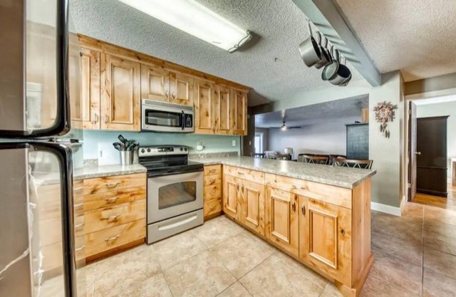 Spacious 2BR, 2BA for 6- Kristi