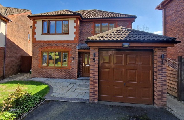 Spacious 4 BR detached & parking