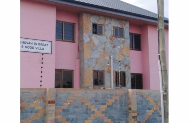 Spacious 6-bedroom villa in enchanting Prampram with fitness room, AC