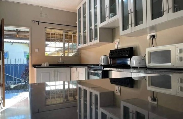 Spacious and Harmonious 2 Bedroomed Apartment