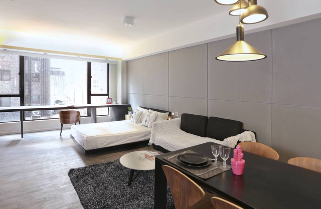 Spacious Studio Apartment Near Causeway Bay [1]