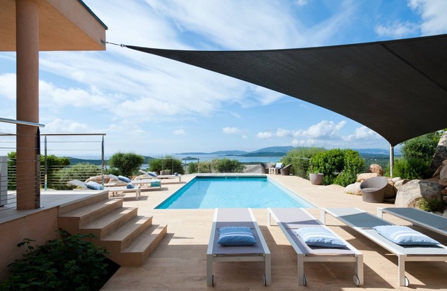 Splendid 4bed villa, sea view and heated pool near page Cabanon bleu