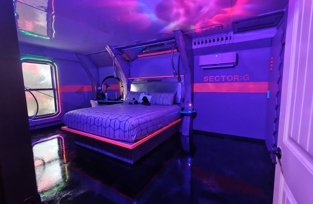 StarLab '86 -Downtown Pet Friendly