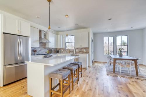 Stay Portland - Custom North Tabor Farmhouse - Gym & Kitchen