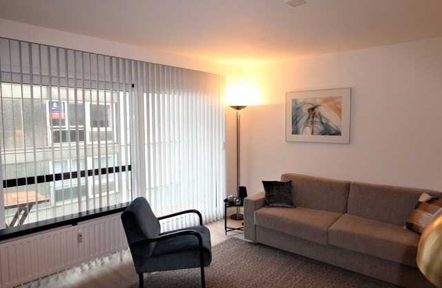 Studio in Het Zoute with Side Sea View