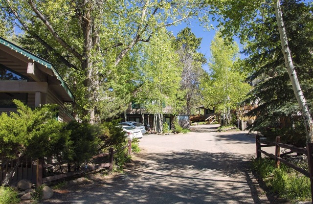 Sunnyside Knoll: 18 1 Bedroom Cabin