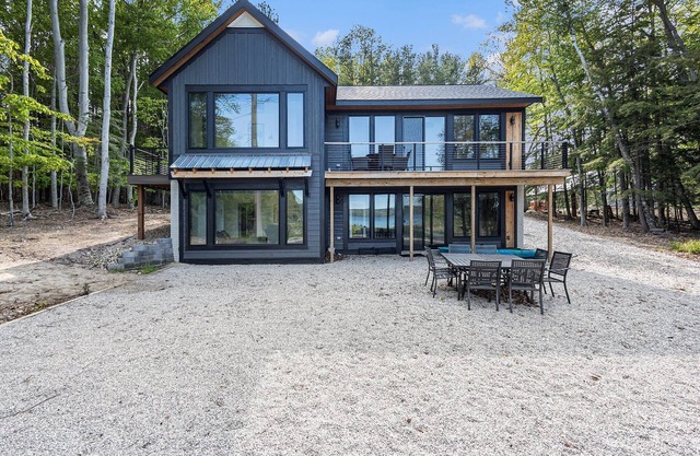 🛶 Sunrise Sands Retreat | Torch Lakefront Home w/Beach & Dock | Game Room ➠ 2364