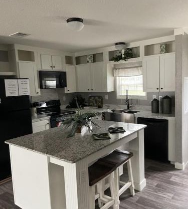Sweet retreat in the springs NOT waterfront property