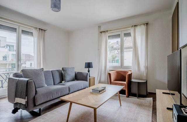 Sweet Wipkingen 2BR, close to River, Market & Transport, by Blueground