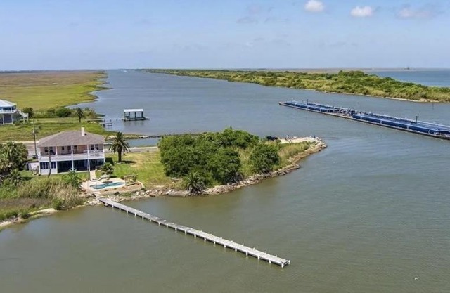 The Peach Pelican home