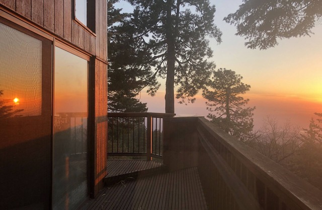 The Summer Solstice House-Cal-Zen, Hot-Tub and Sunsets.
