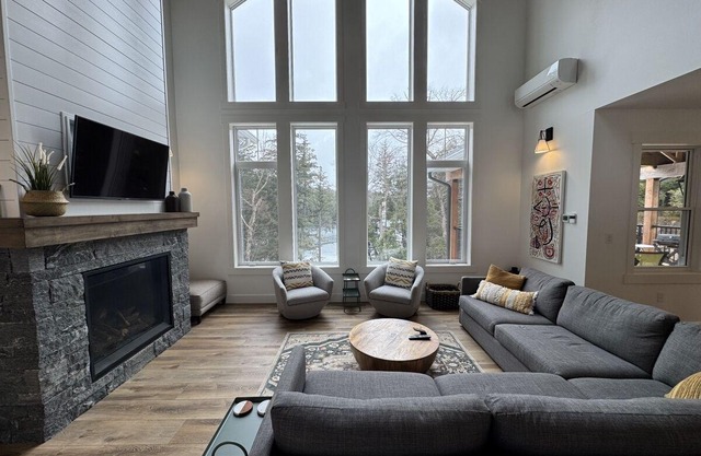 The Ultimate Multifamily Cottage Retreat - Privacy and lots of space