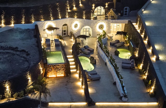 Theano Cave Suites & Villas