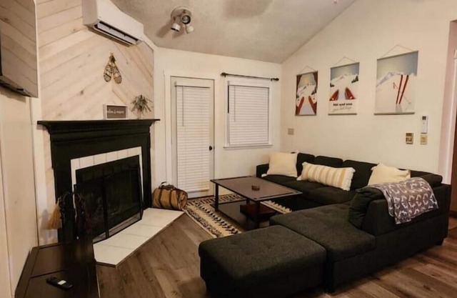 Tioga Townhouse: Escape to Nature - Cozy 2BR Stay