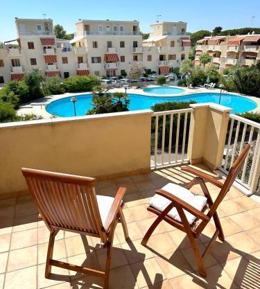 TopFloor apt with furnished terrace near the sea