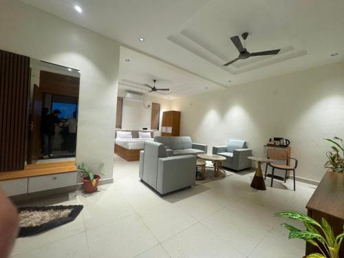 Townhouse Telapur Junction Formerly Fortune Inn