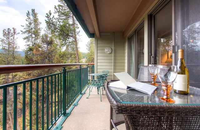 Trails End Condominiums by Ski Country Resorts