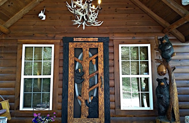 Tree House Lodge-Real Log Mountain Paradise