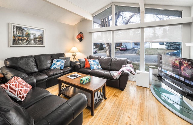 V@Home Entire house 5Bed2BATH Shopping/Downtown