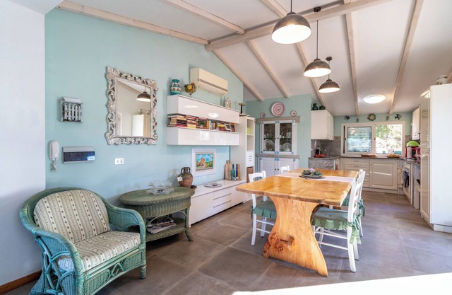 Vacation Home "Statzu Butzu" with Private Covered Terrace & Wi-Fi