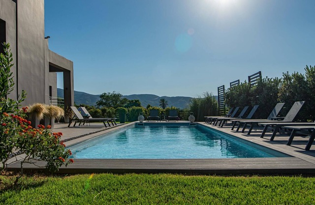 Vega villa - Six Bedroom Villa, Sleeps 14