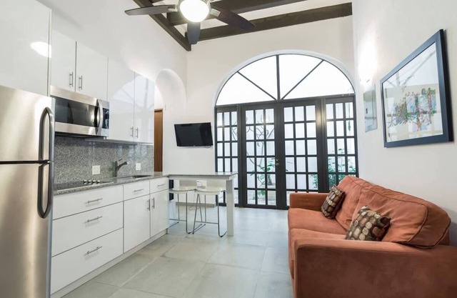 Villa Laurel | Old San Juan | Chic 2 Bedroom Apartment in Colonial City | Fantas