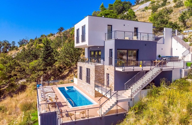 Villa Mia with private pool, Whirlpool, gym, sauna, sea views