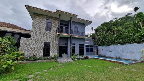 Villa Rizqia